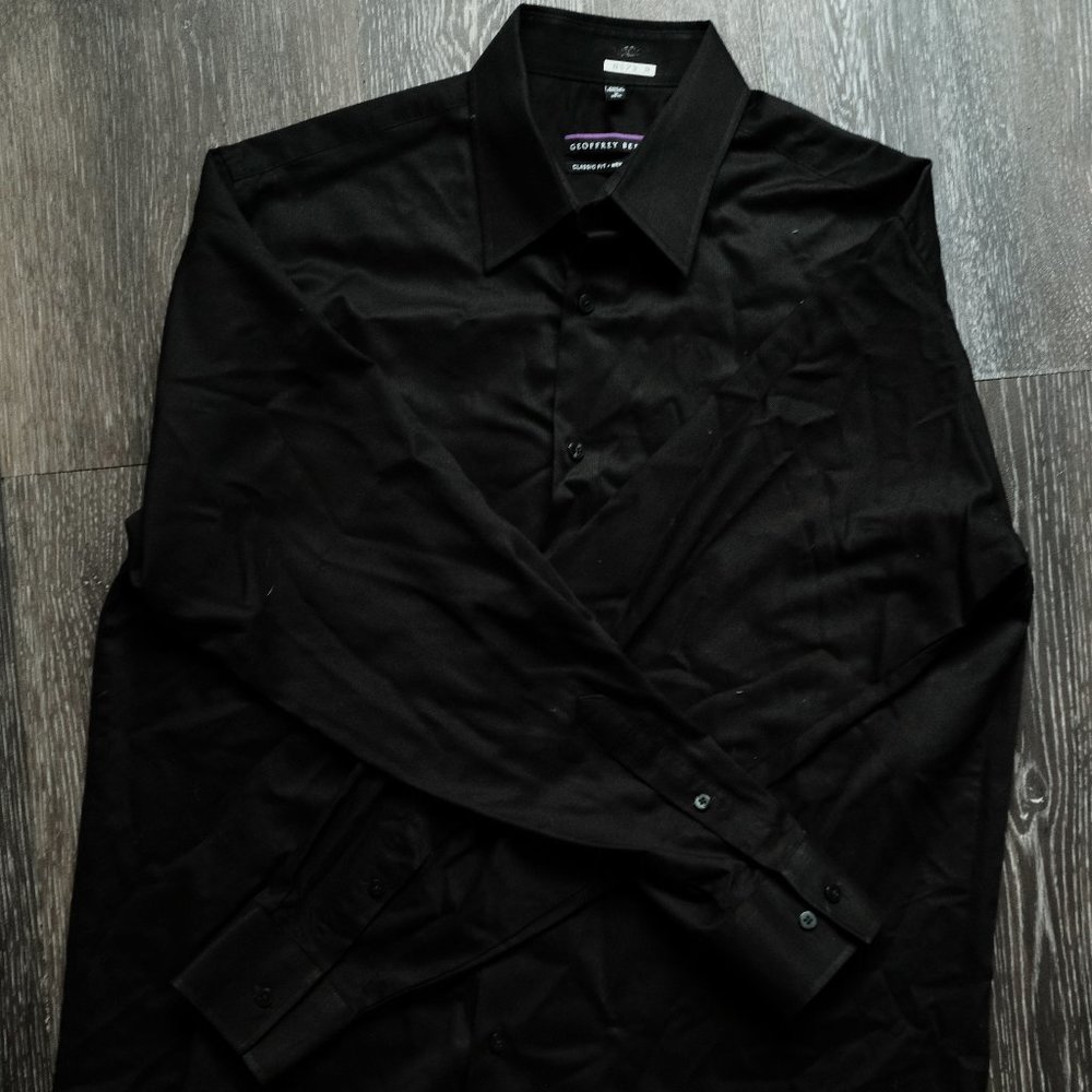 Geoffrey Beene Medium MENS Black Button Down